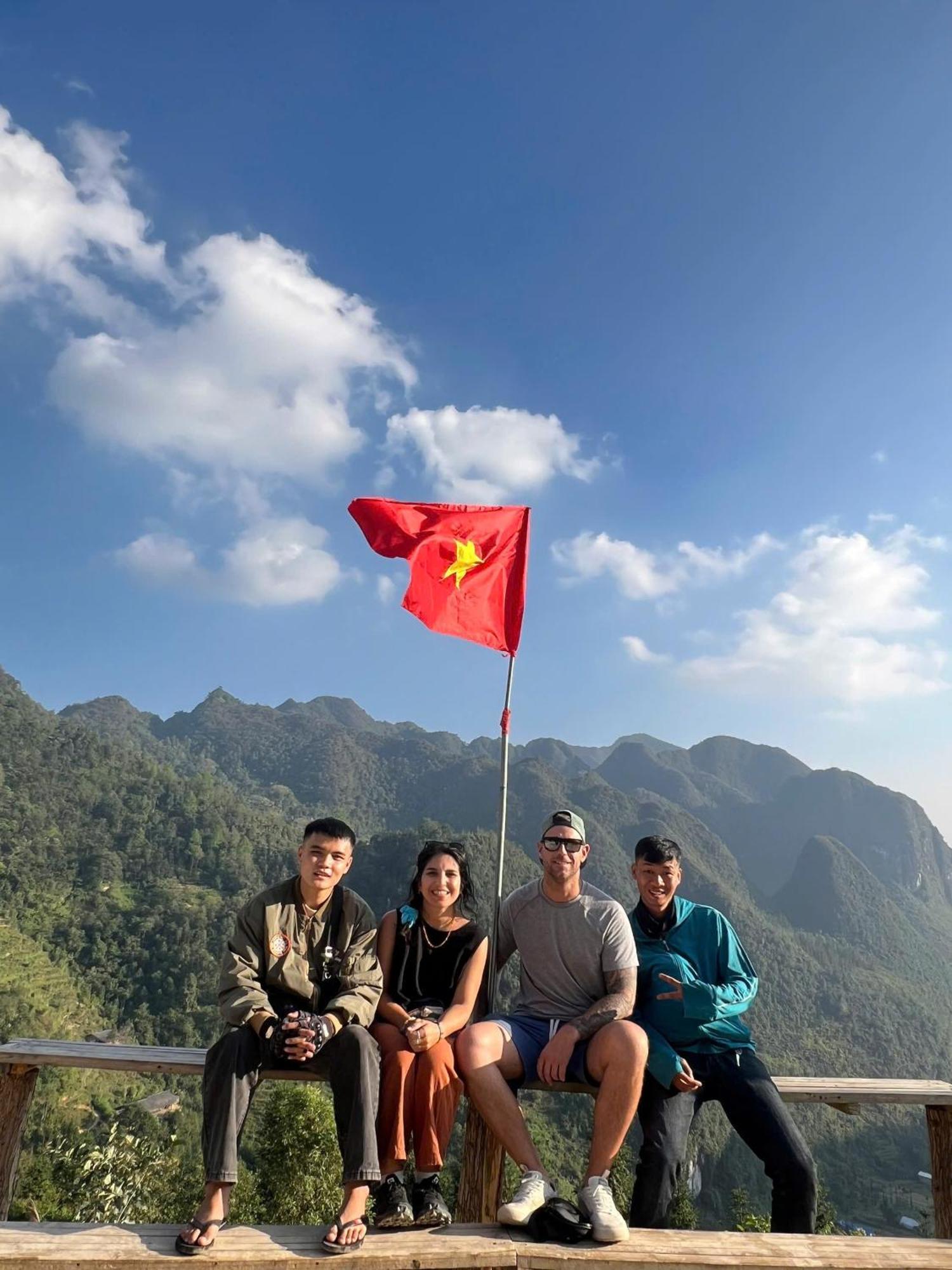 Hg Hostel Provide Tours & Motorbikes Hà Giang Ngoại thất bức ảnh
